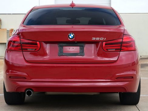 Used 2018 BMW 320i Sedan w/ Convenience Package RWD image 18