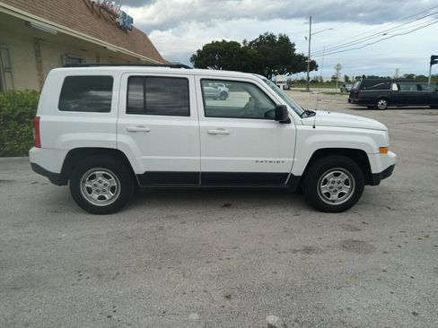 Used 2017 Jeep Patriot Sport w/ Power Value Group image 2