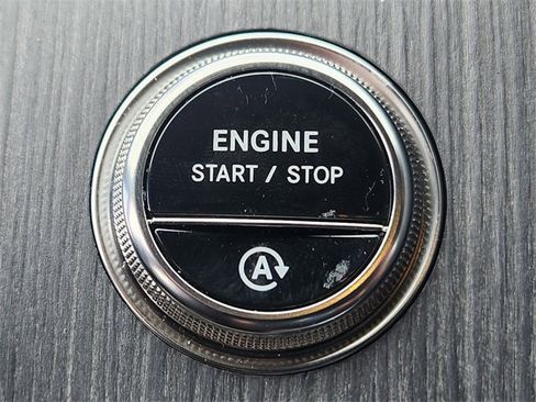 Certified 2025 Mercedes-Benz GLC 300 4MATIC image 28