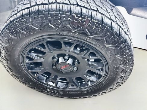 Used 2025 Toyota Tacoma SR5 RWD image 9
