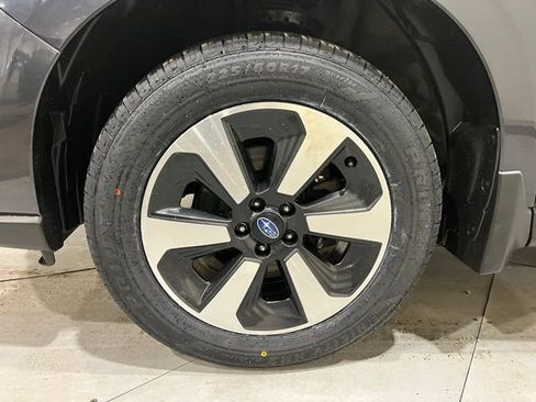 Used 2018 Subaru Forester 2.5i Premium w/ All-Weather Package image 14