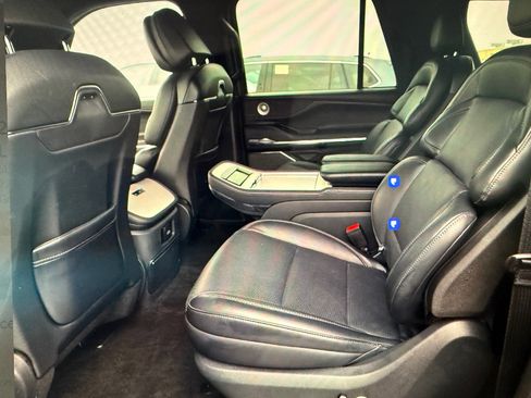 Used 2025 Lincoln Navigator L Reserve w/ Jet Appearance Package AWD/4WD image 8