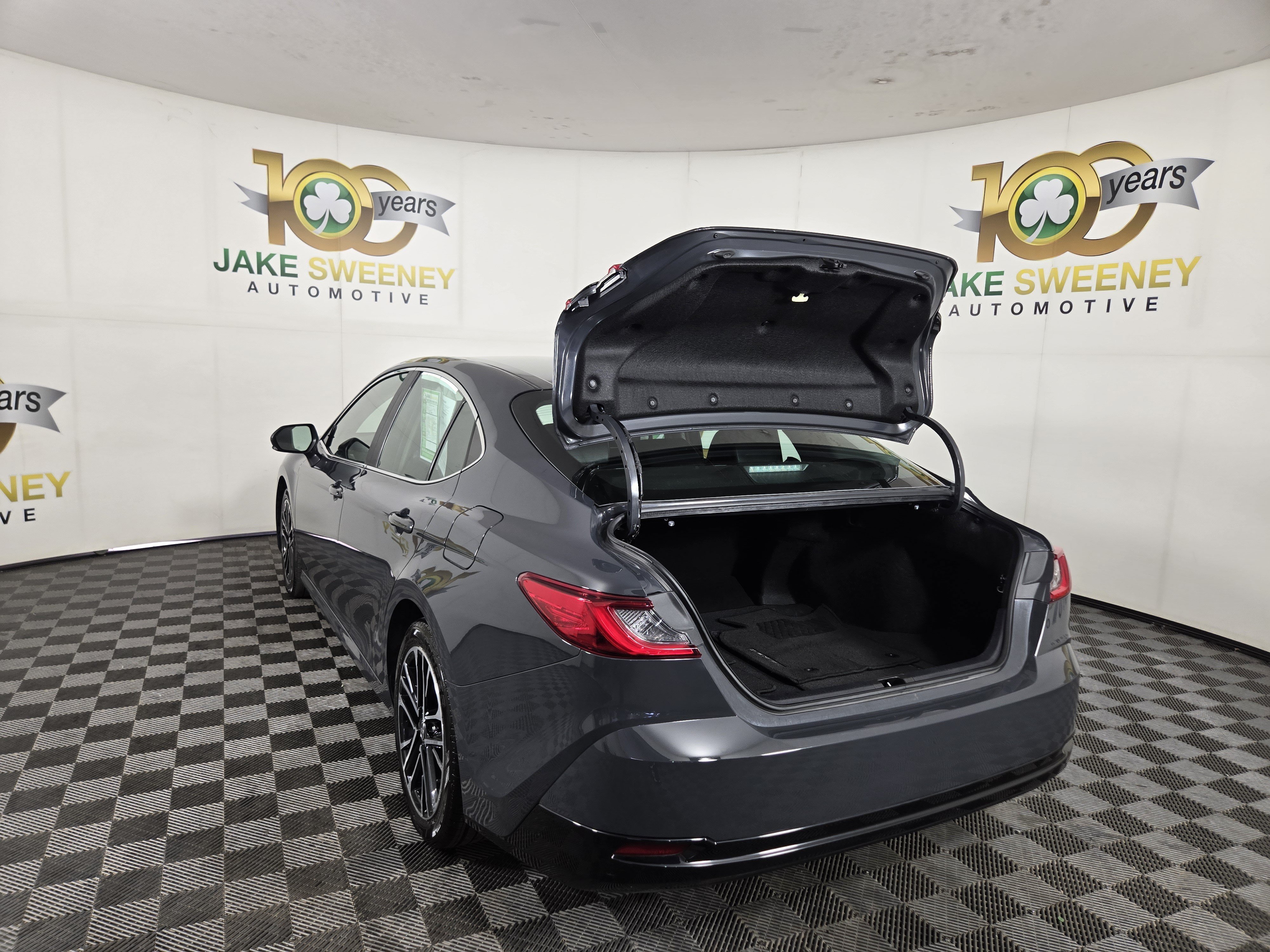 Used 2025 Toyota Camry XLE FWD image 30