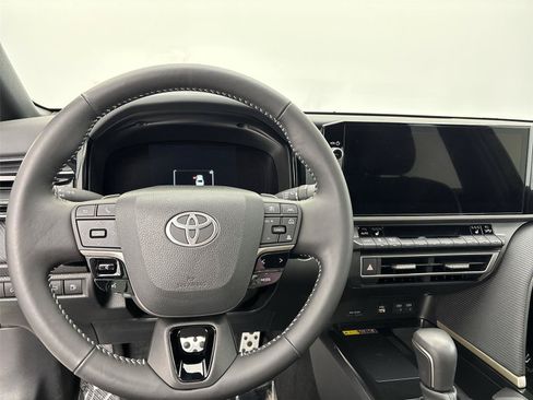 Used 2025 Toyota Camry SE w/ Multimedia Upgrade Package AWD/4WD image 22