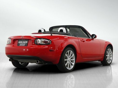 Used 2006 MAZDA MX-5 Miata Sport RWD image 6