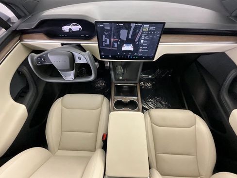Used 2022 Tesla Model X Base image 13
