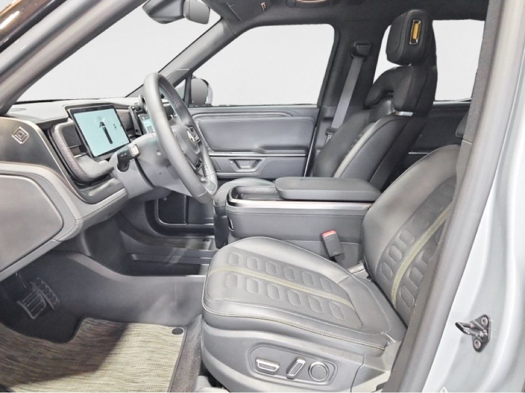Used 2026 Rivian R1T Adventure Dual AWD/4WD image 14