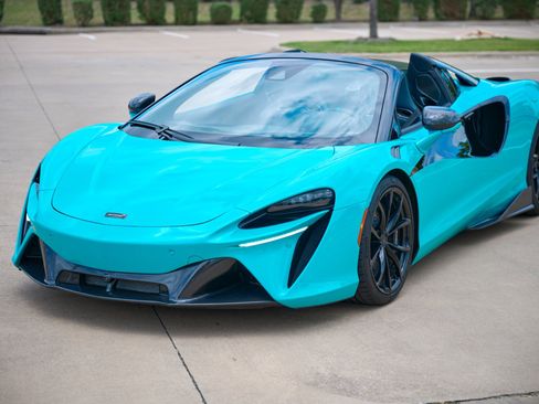 Used 2025 McLaren Artura Spider RWD image 69