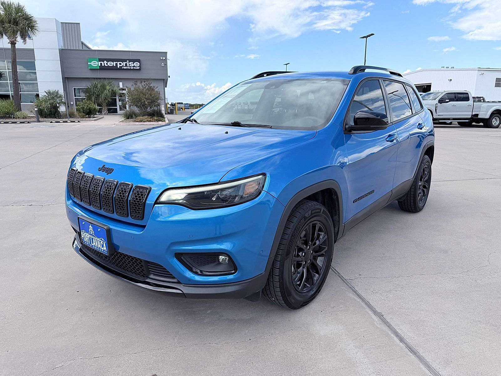 Used 2023 Jeep Cherokee Altitude Lux AWD/4WD image 3