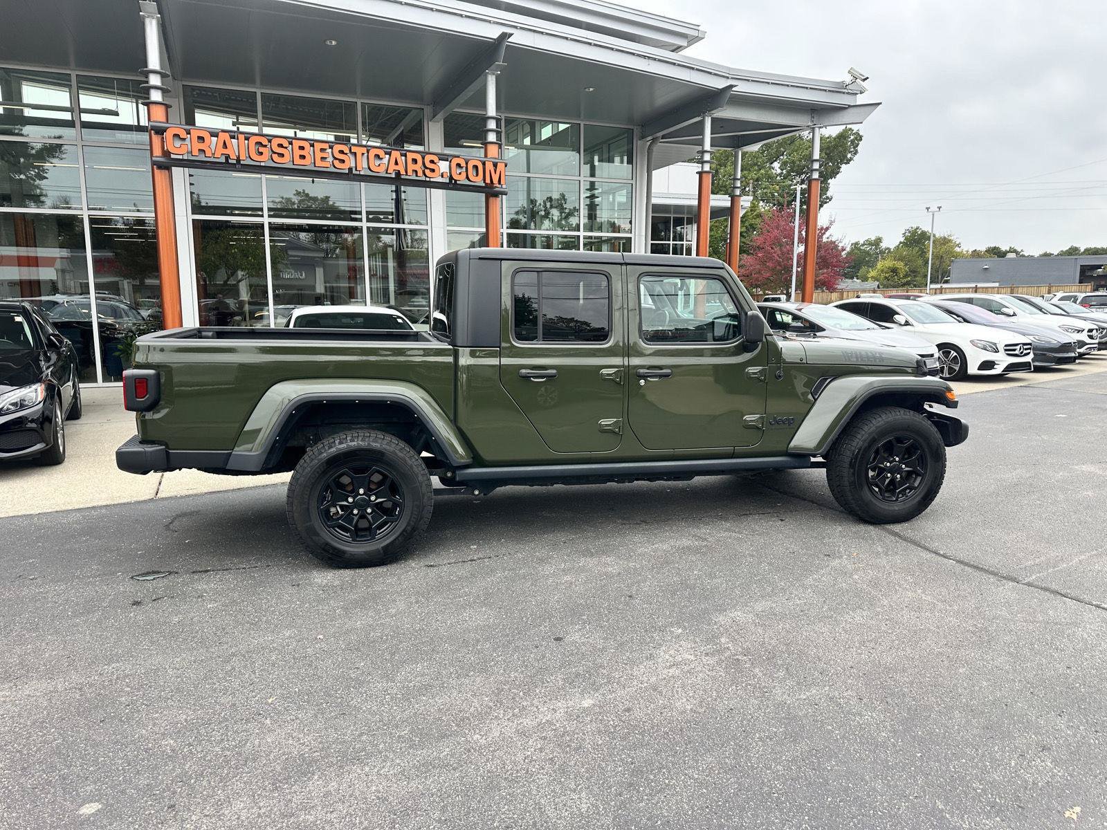 Used 2022 Jeep Gladiator Sport AWD/4WD image 3