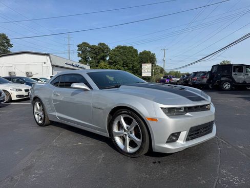 Used 2015 Chevrolet Camaro SS w/ RS Package RWD image 3