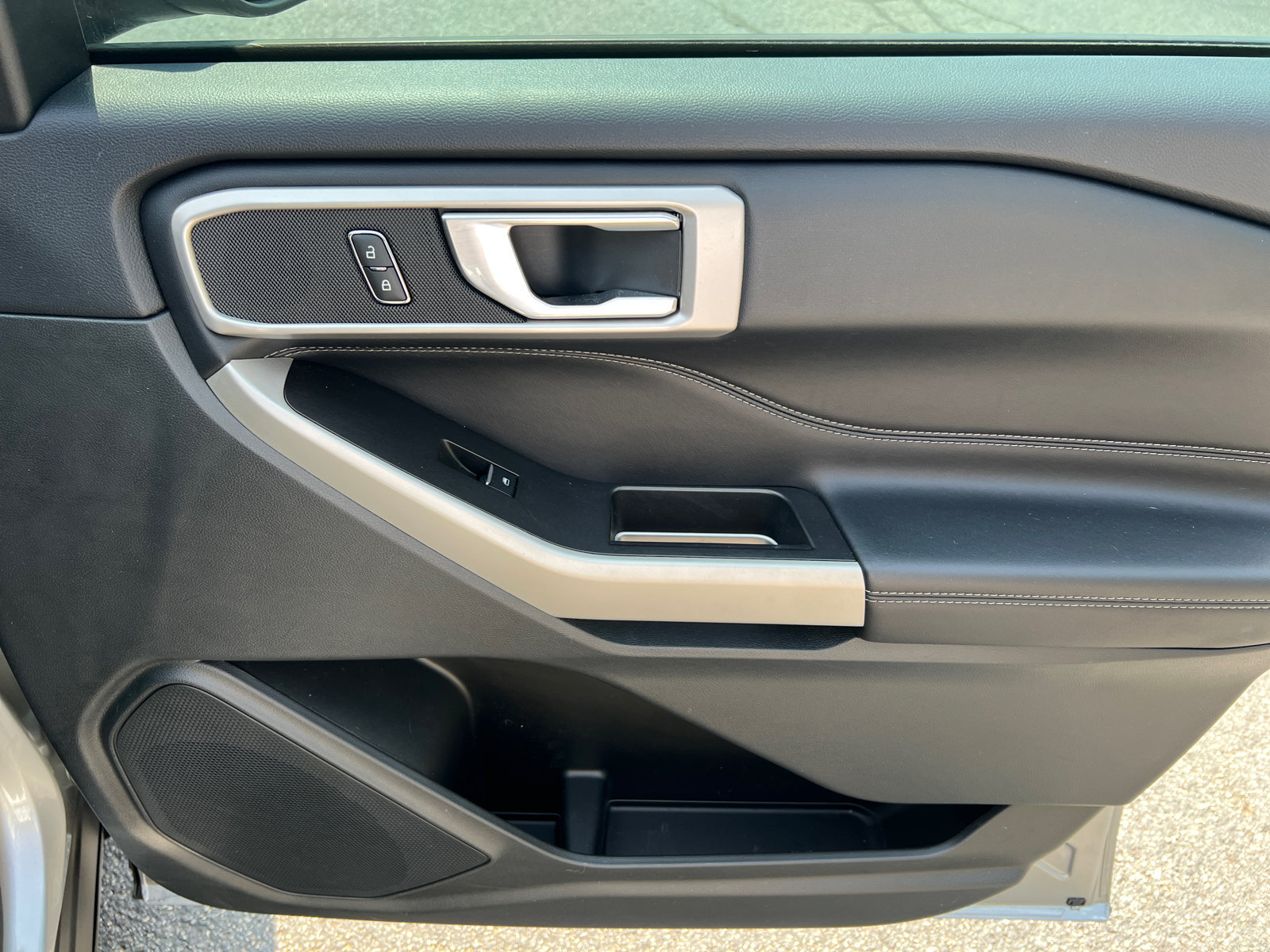Used 2022 Ford Explorer XLT RWD image 16