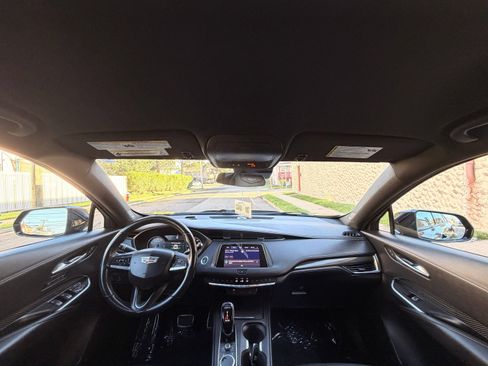 Used 2022 Cadillac XT4 Sport w/ LPO, ONYX Package FWD image 26