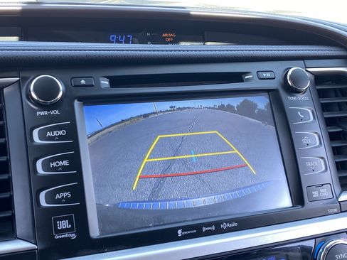 Used 2017 Toyota Highlander Limited w/ Carpet Mat Package AWD/4WD image 24