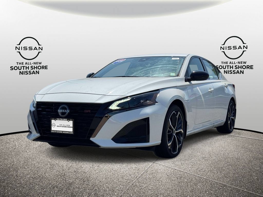 Certified 2025 Nissan Altima 2.5 SR FWD image 4