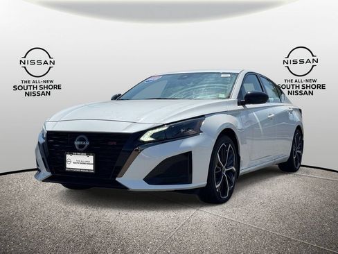Certified 2025 Nissan Altima 2.5 SR FWD image 4
