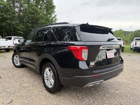 Used 2024 Ford Explorer XLT w/ Equipment Group 202A AWD/4WD image 24
