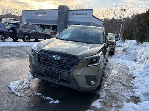 Used 2023 Subaru Forester Premium image 1