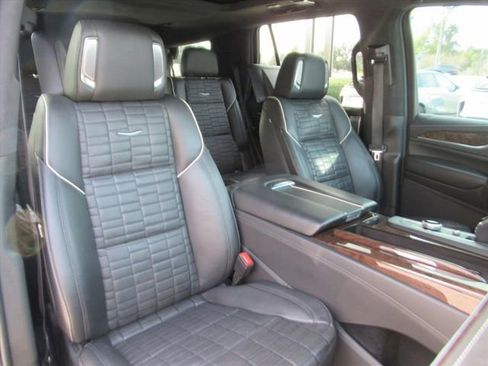Used 2021 Cadillac Escalade Sport Platinum w/ LPO, ONYX Package image 8