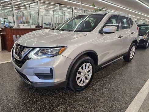 Used 2020 Nissan Rogue S AWD/4WD image 2