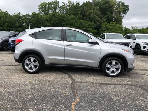 Used 2016 Honda HR-V LX image 8