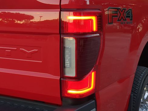 Certified 2020 Ford F350 Lariat w/ Lariat Ultimate Package AWD/4WD image 45