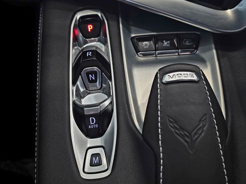Used 2022 Chevrolet Corvette Stingray Preferred Cpe w/ Z51 Performance Package RWD image 31