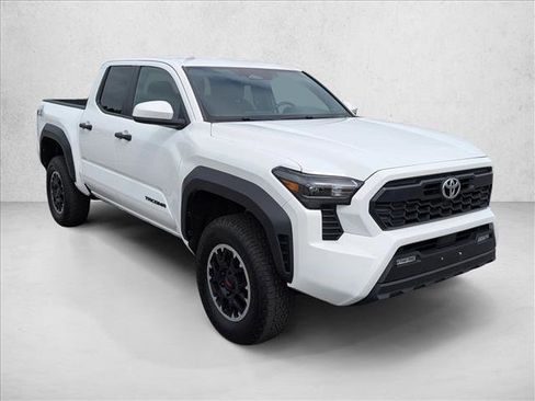 Used 2024 Toyota Tacoma TRD Off-Road image 3
