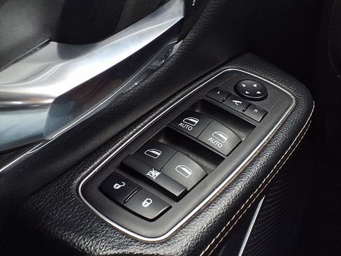 Used 2024 RAM 1500 Laramie RWD image 19