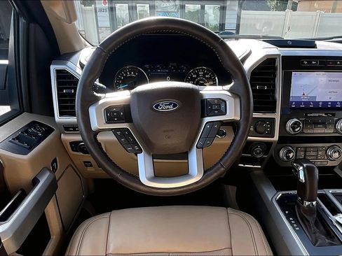 Used 2019 Ford F150 Lariat w/ Equipment Group 502A Luxury AWD/4WD image 5