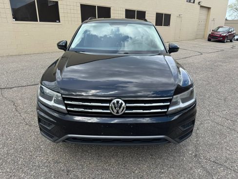 Used 2021 Volkswagen Tiguan SE FWD image 2