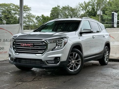 Used 2022 GMC Terrain SLT image 1