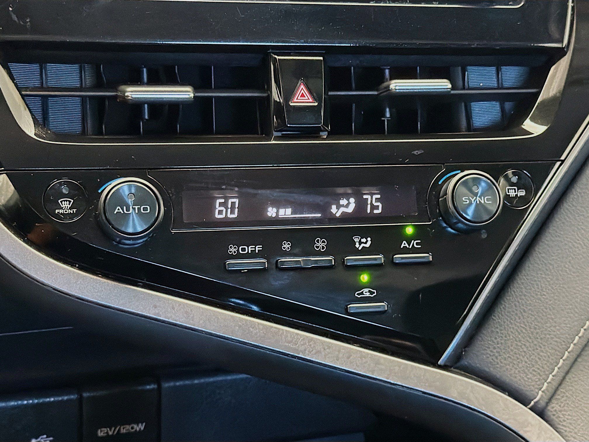 Used 2022 Toyota Camry SE FWD image 10