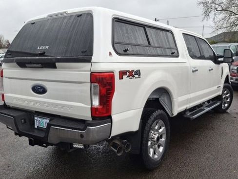 Used 2019 Ford F250 Lariat w/ Chrome Package image 5