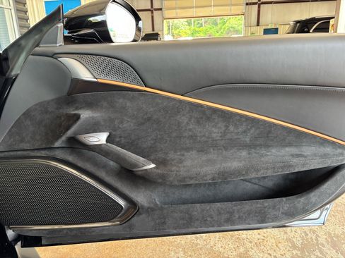 Used 2025 Ferrari Roma Spider RWD image 33