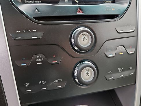 Used 2011 Ford Explorer XLT w/ 201A Rapid Spec Order Code FWD image 19