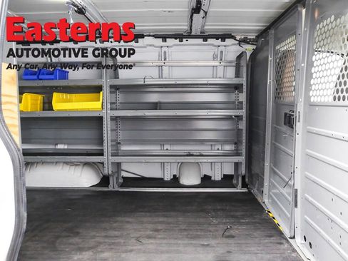 Used 2017 Chevrolet Express 2500 RWD image 23