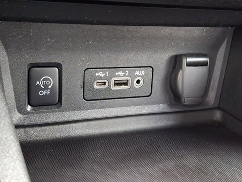 Used 2024 Nissan Sentra SV image 23