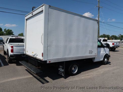 Used 2019 Chevrolet Express 3500 w/ Power Convenience Package RWD image 5