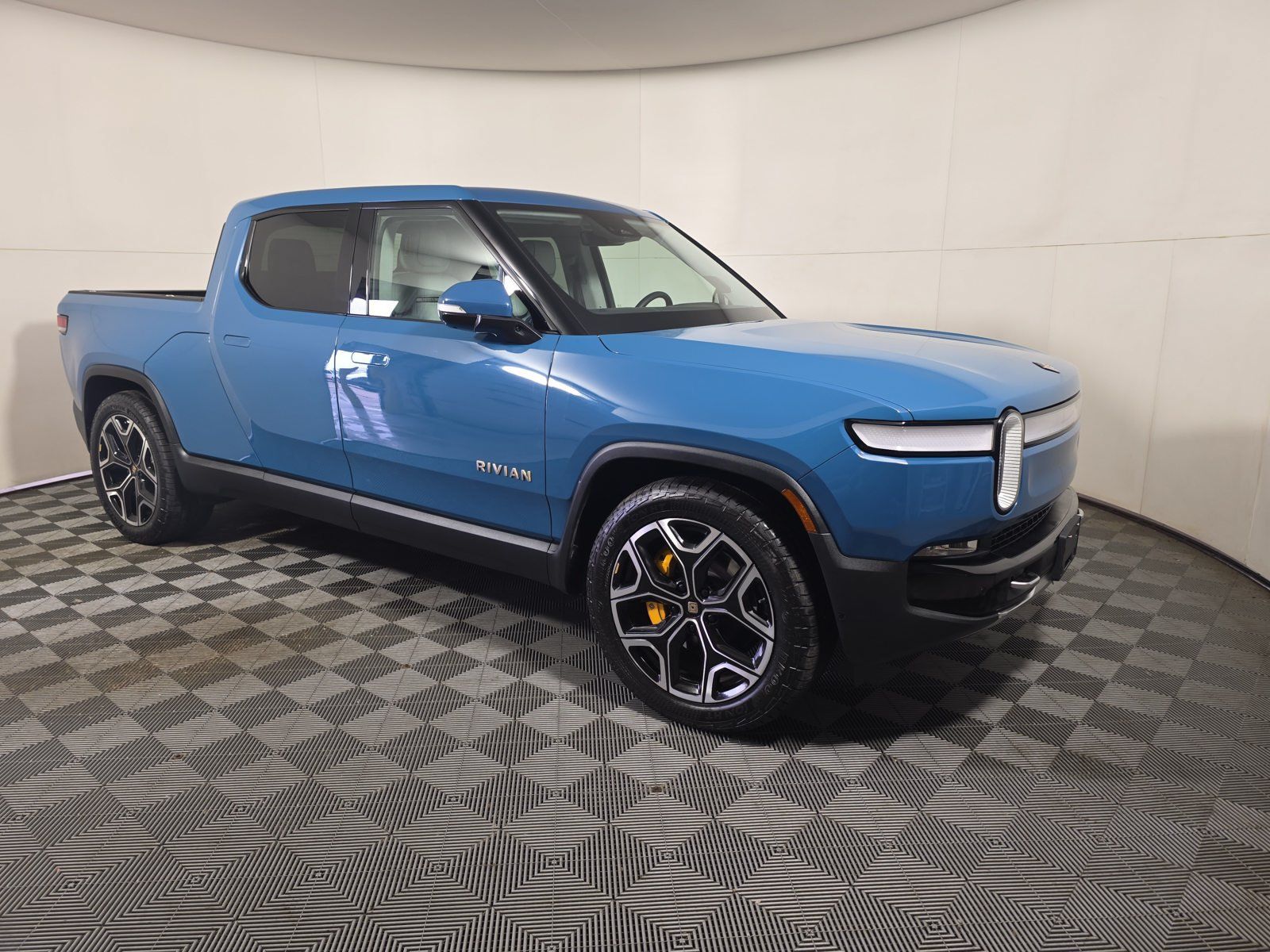 Used 2023 Rivian R1T Adventure Quad AWD/4WD image 7