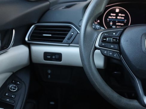 Used 2018 Honda Accord EX image 33