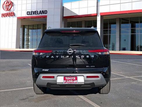 Used 2025 Nissan Pathfinder SL image 6