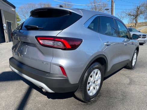 Used 2024 Ford Escape Active AWD/4WD image 3