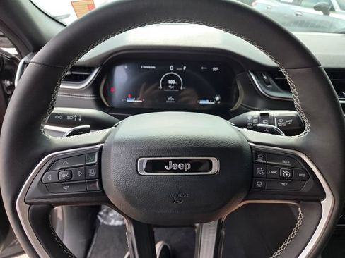 Used 2024 Jeep Grand Cherokee L Laredo AWD/4WD image 28
