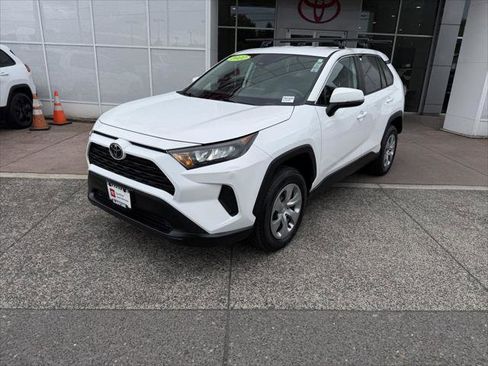 Certified 2022 Toyota RAV4 LE AWD/4WD image 4