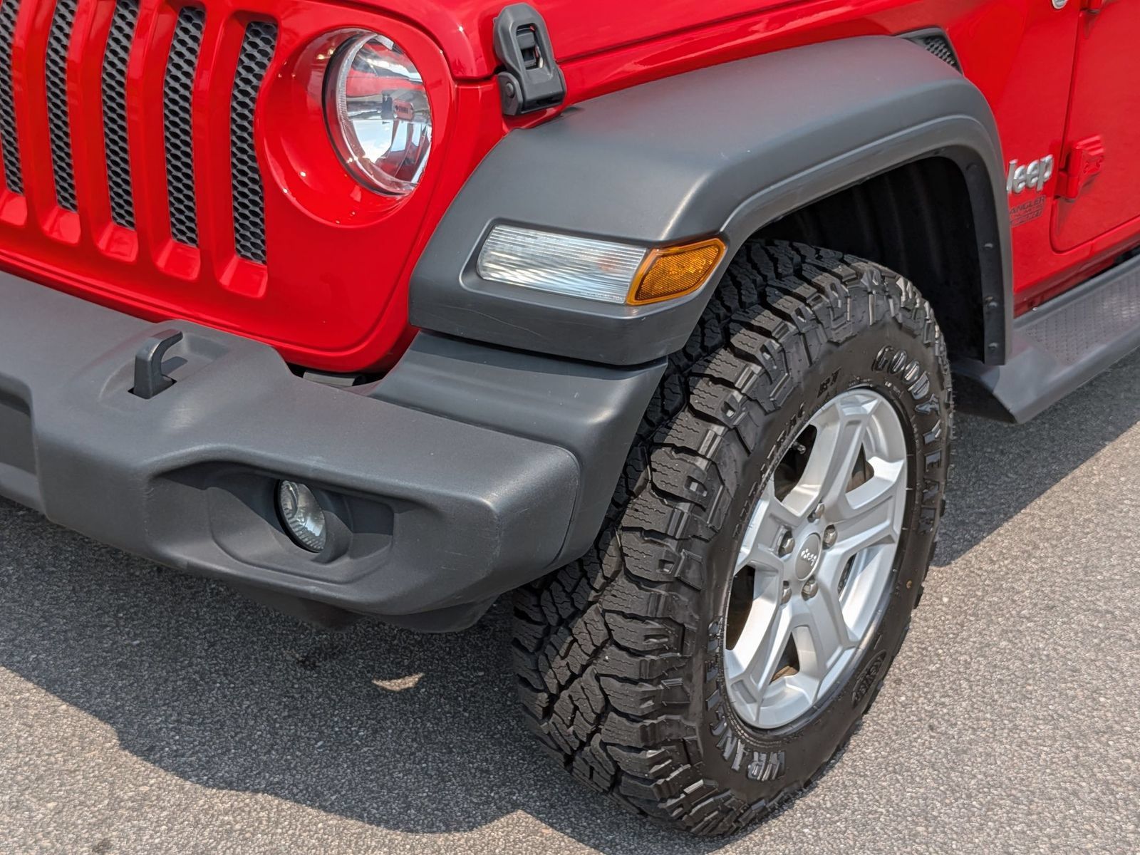 Used 2018 Jeep Wrangler Unlimited Sport S AWD/4WD image 9