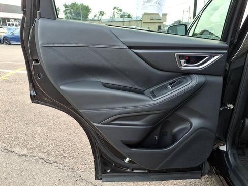 Used 2023 Subaru Forester Touring AWD/4WD image 27