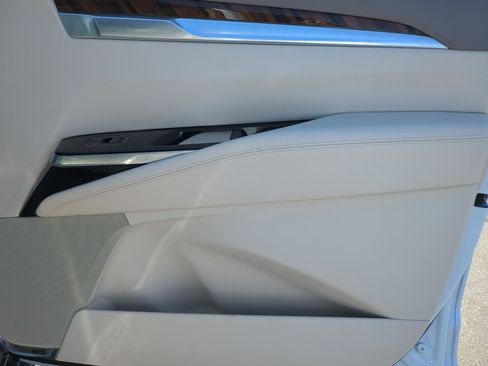 New 2026 Cadillac Escalade Platinum Sport w/ LPO, ONYX Package AWD/4WD image 39