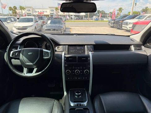 Used 2019 Land Rover Discovery Sport SE AWD/4WD image 10