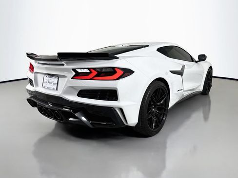 Used 2025 Chevrolet Corvette Z06 RWD image 34
